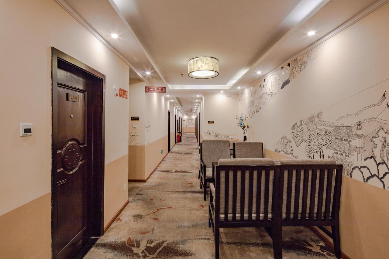 Sam Cozy Hotel Чънду Екстериор снимка