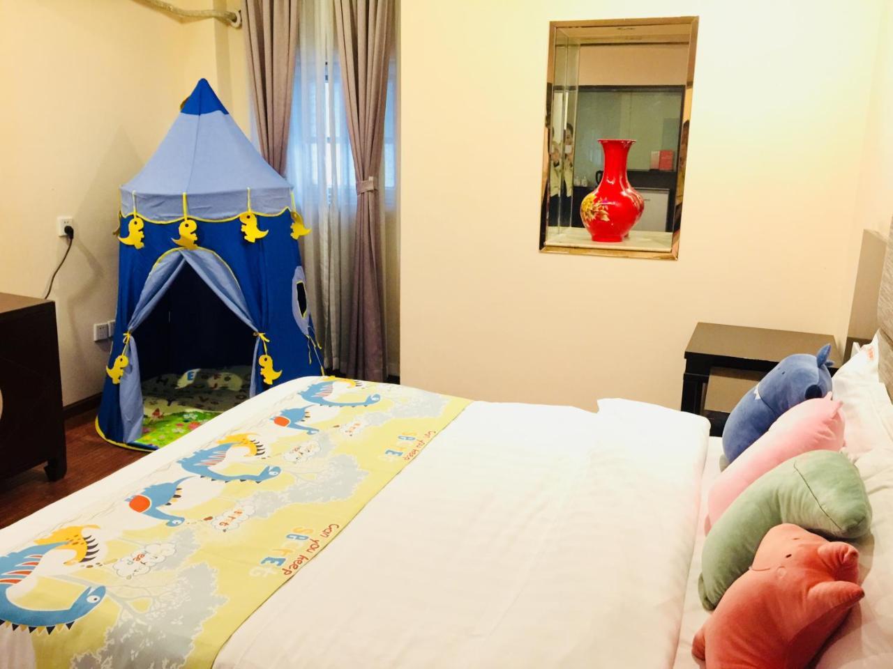 Sam Cozy Hotel Чънду Екстериор снимка