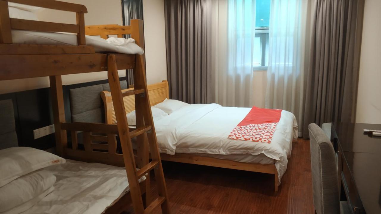 Sam Cozy Hotel Чънду Екстериор снимка