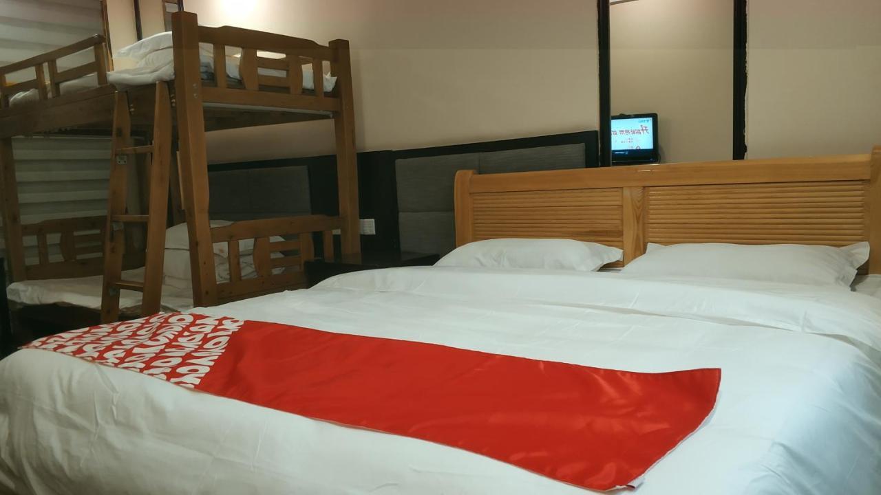 Sam Cozy Hotel Чънду Екстериор снимка